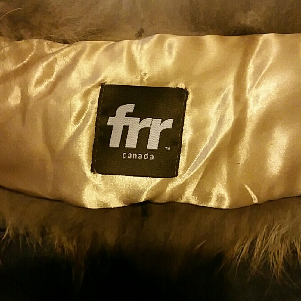 Authentic Raccoon Fur Collar - Picture 3 of 4