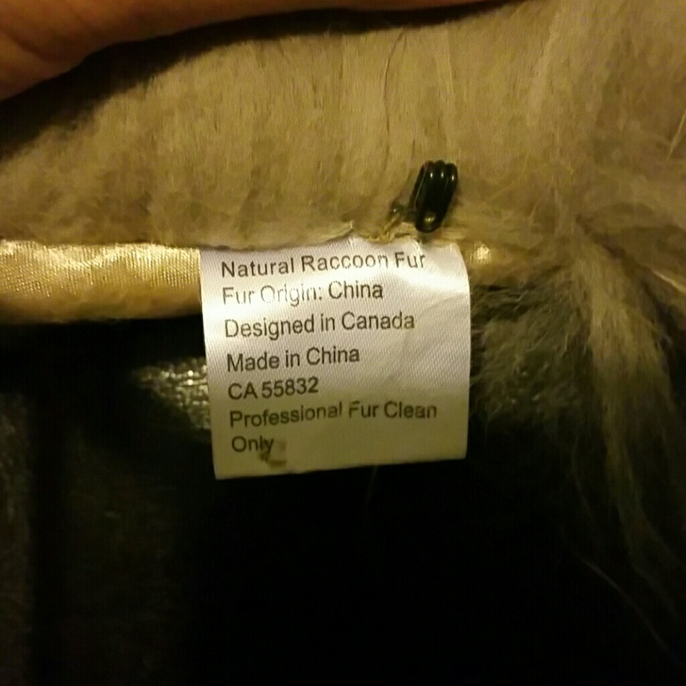 Authentic Raccoon Fur Collar - Picture 4 of 4