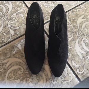 EUC Zara heeled split top booties