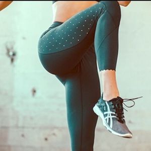 Lululemon 'tight stuff tight' legging