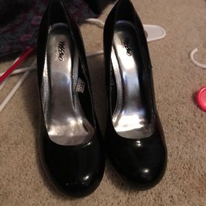 Platinum leather chunky heels