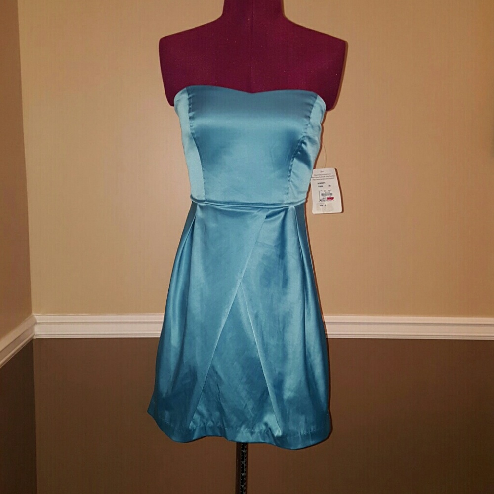 💥NEW💥Turquoise Tulip Bottom dress