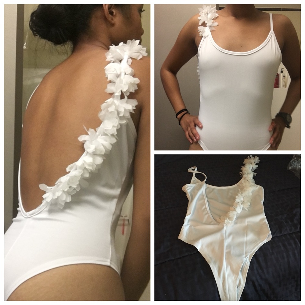 White Floral Shoulder Swimsuit - Picture 4 of 5
