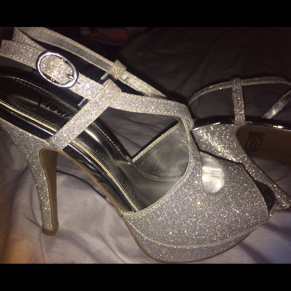 Sparkly silver heels, Size 6.