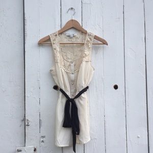 Forever 21 cream lace sleeveless blouse
