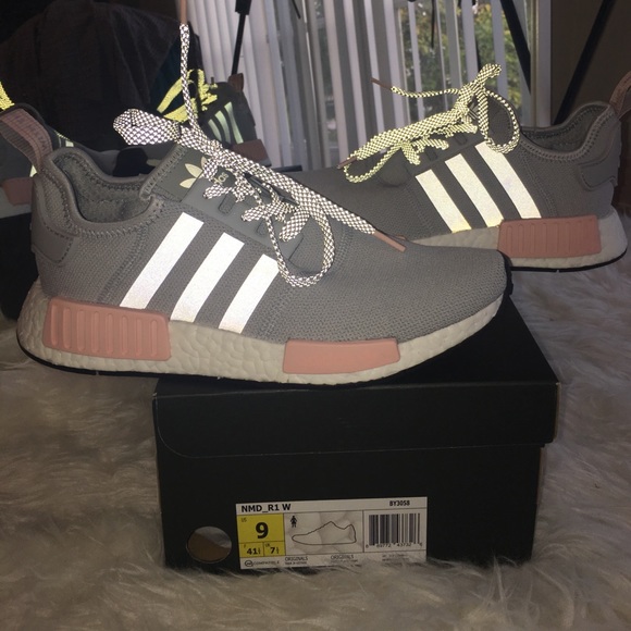 *sold* Adidas NMD R1 onix / vapour pink - Picture 2 of 4