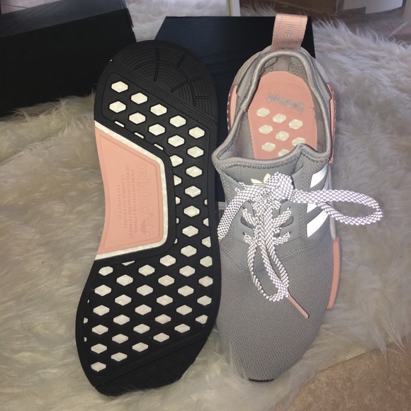 *sold* Adidas NMD R1 onix / vapour pink - Picture 3 of 4