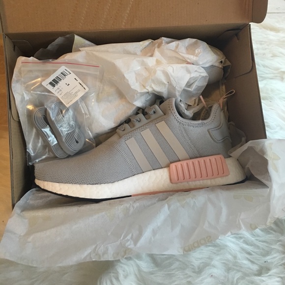 *sold* Adidas NMD R1 onix / vapour pink - Picture 4 of 4