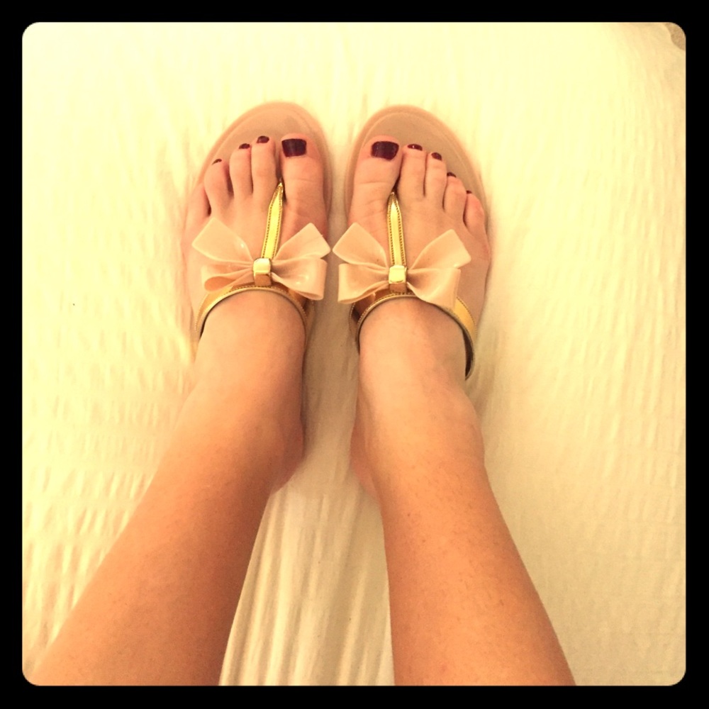 Light pink, backless sandals.