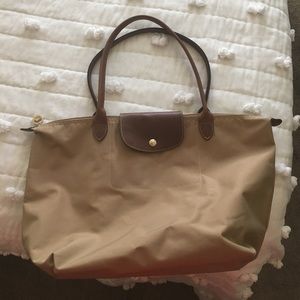 Longchamp beige tote