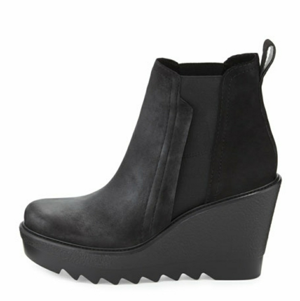 Vince Camuto wedges