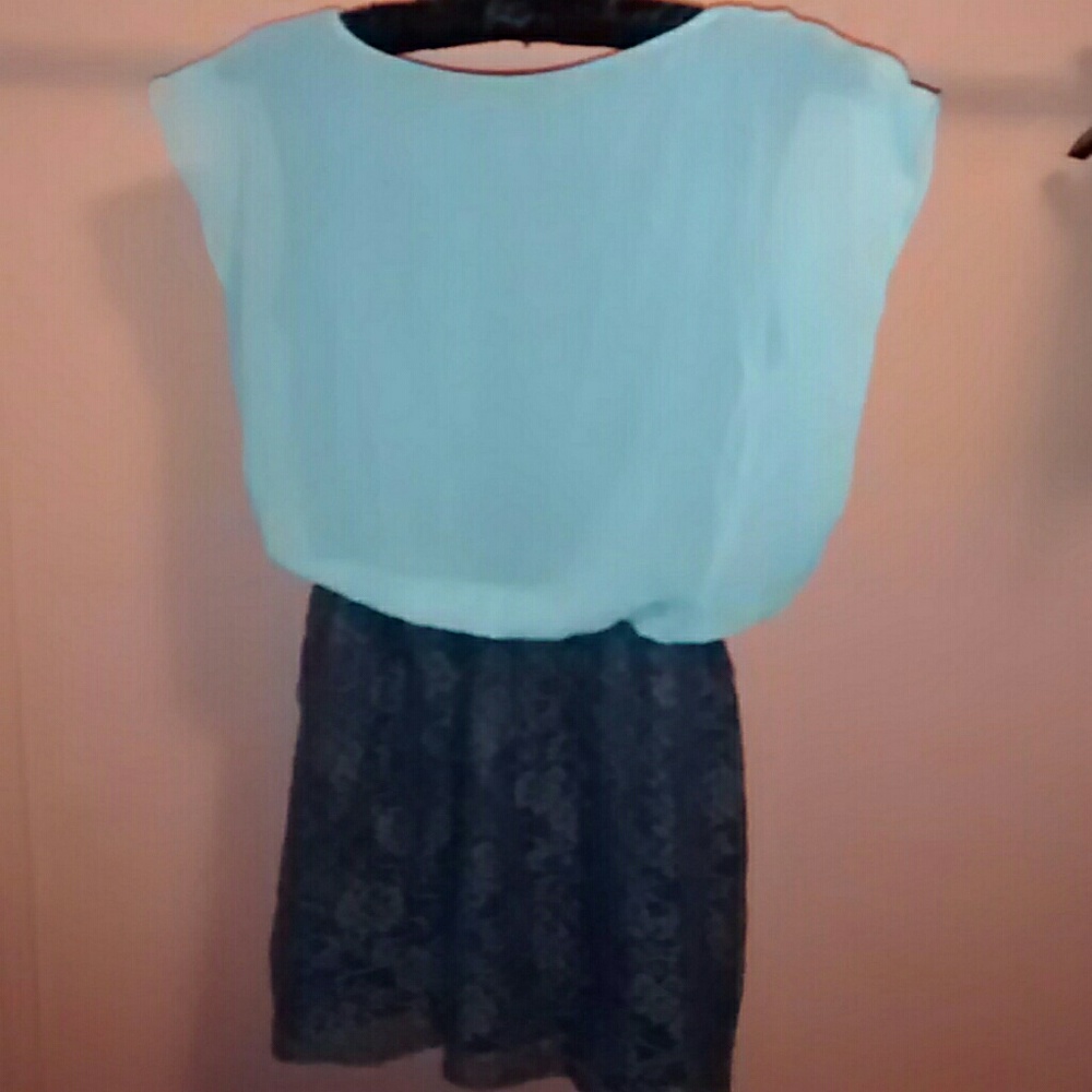 Dress - Picture 2 of 2