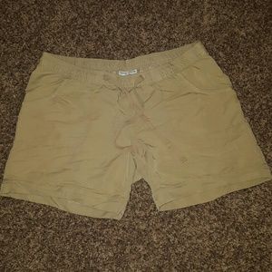 Maternity shorts