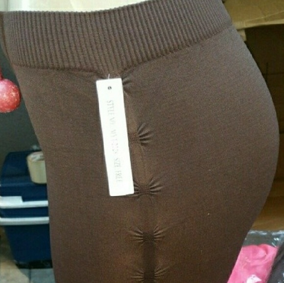 **SOLD**Extremely Comfortable Leggings - Picture 3 of 3