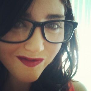 Meet your Posher, Joelle