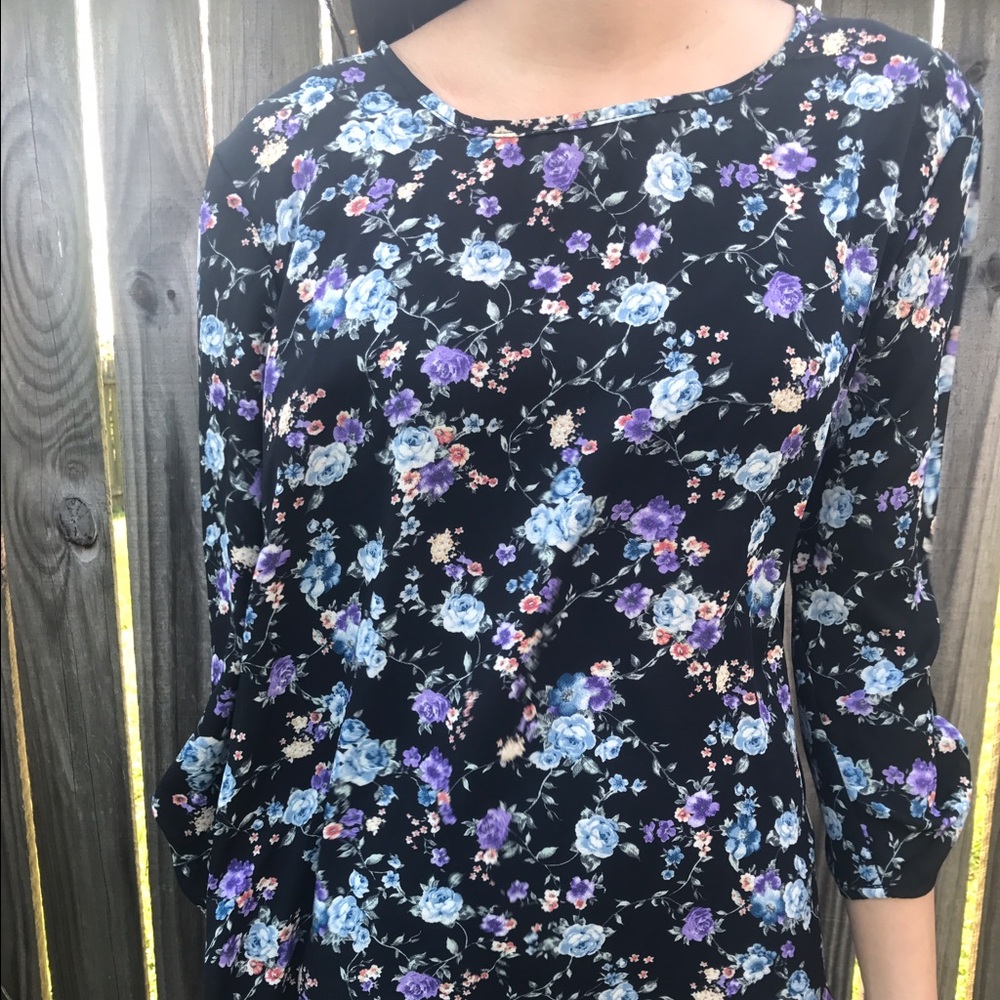 cute floral shirt!