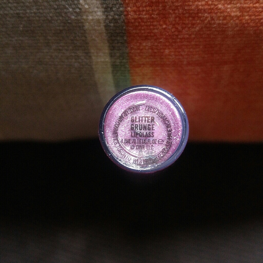 MAC Trolls lipglass Glitter Grunge - Picture 2 of 4