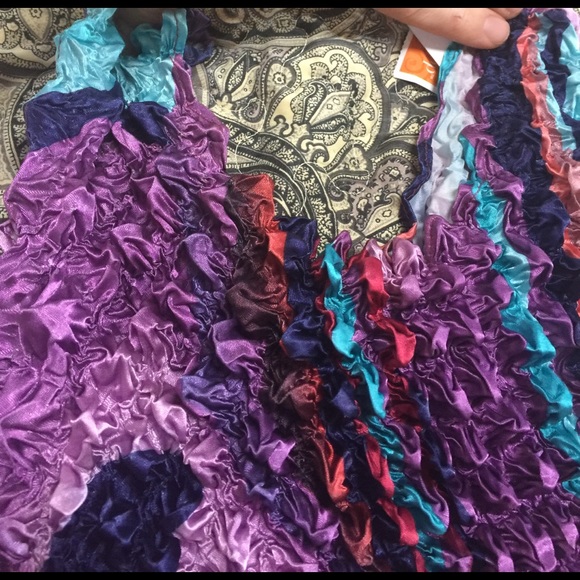 Stretch Ruffle Tanks - Picture 2 of 2