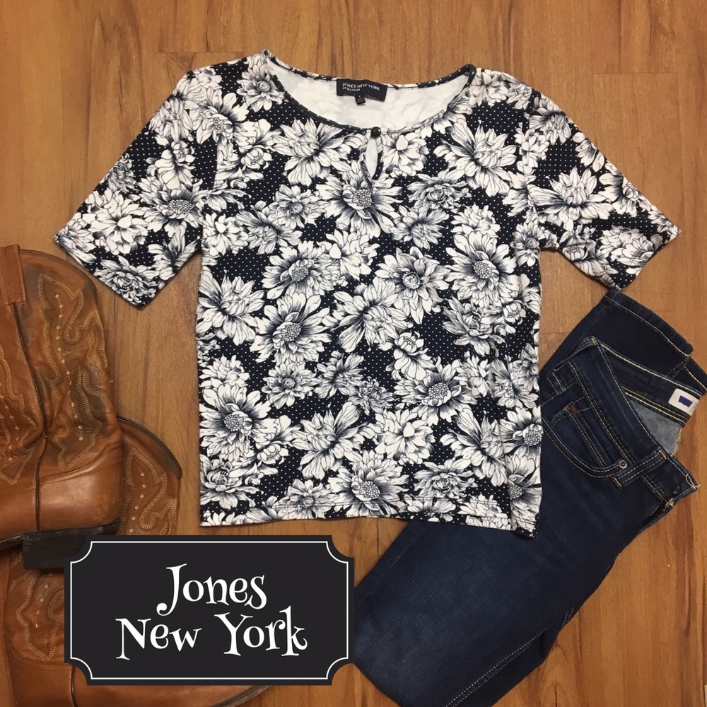 Quarter Sleeve Daisy Blouse