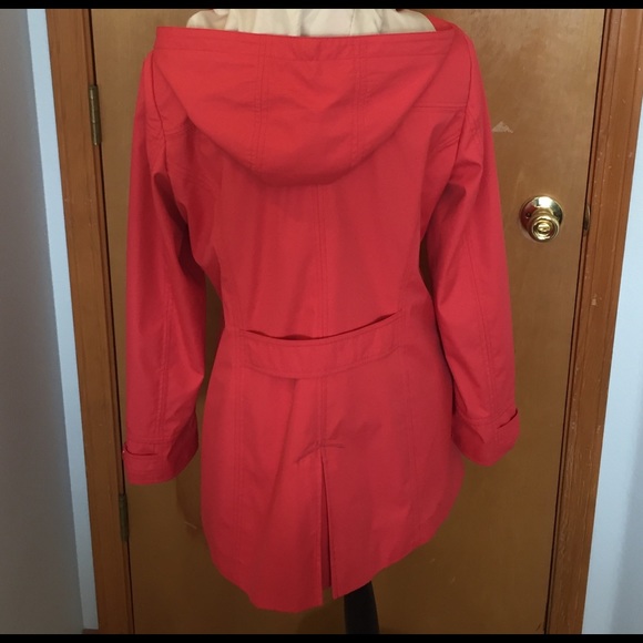 Pink rain jacket - Picture 2 of 3