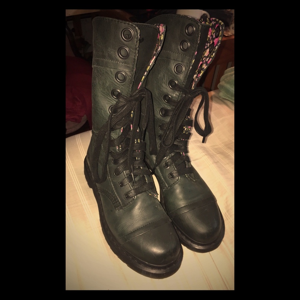 1914 triumph floral doc martens