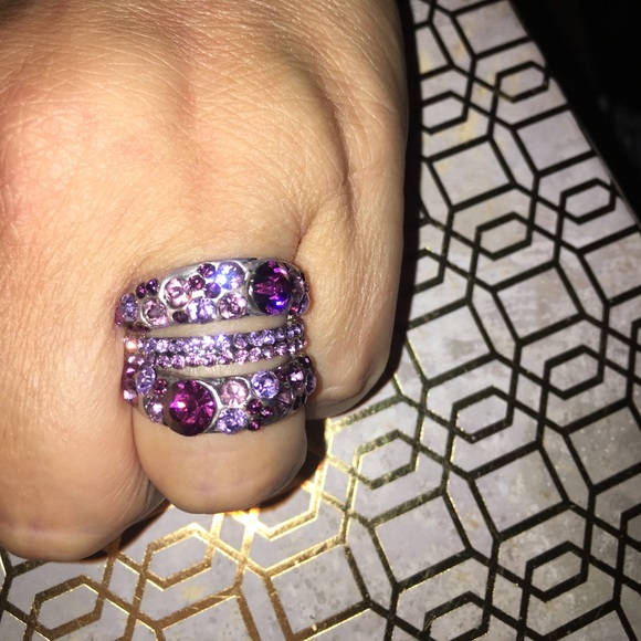 Beautiful Statement Ring - Picture 6 of 6