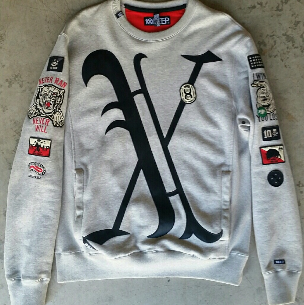 Sweatshirt