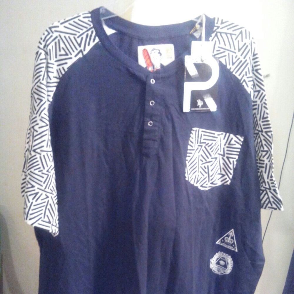 Men's 100 0/0 cotton tee, L38" W28"