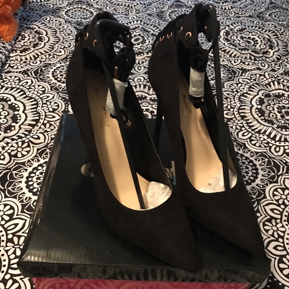 NEW black lace up pumps size 10 - Picture 3 of 3