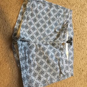 Patterned jean shorts
