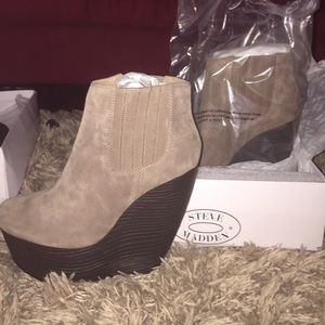 STEVE MADDEN SAYCRED  TAUPE