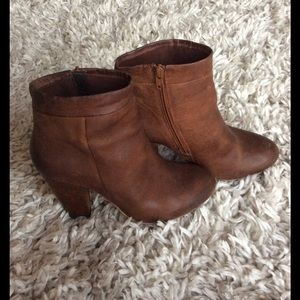 ❗️NEW PRICE ❗️Steve Madden - Brown Ankle Booties