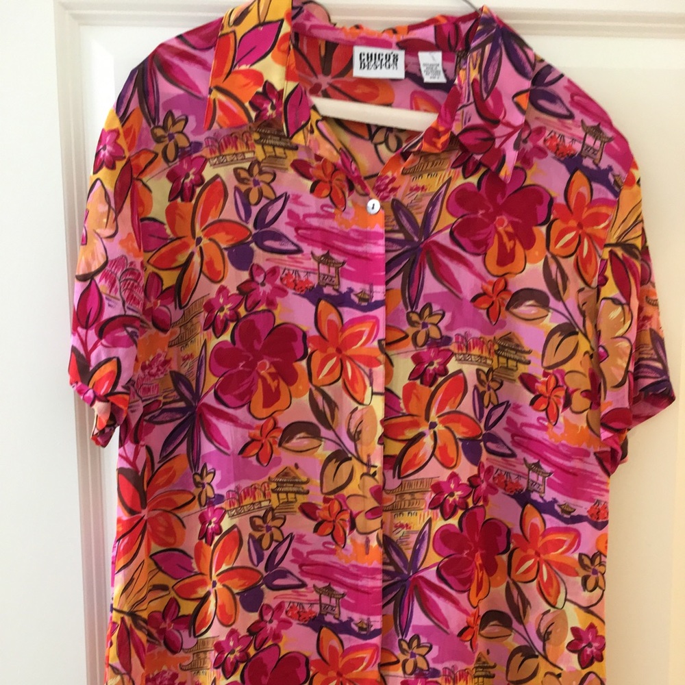 Chico's Blouse Size 2. Beautiful oranges, purples
