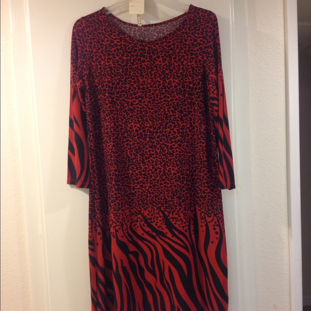 Jersey  red black multi print dress