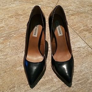 Black Steve Madden Pumps