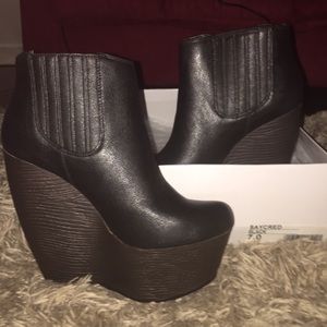 Steve madden black wedges