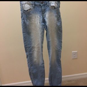 Light wash low rise stretchy skinny jeans
