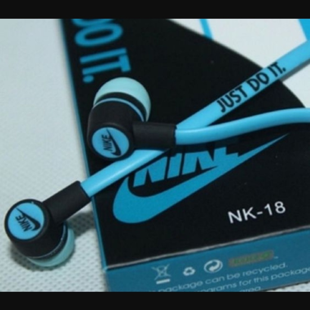 🚫SOLD🚫 Nike Earphones