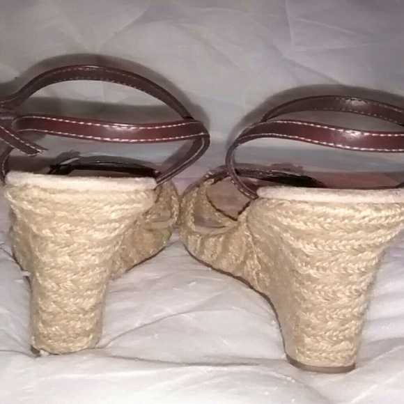 Cute stacked wedge sandals - Picture 2 of 3