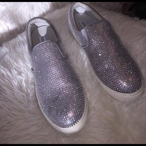 Steve Madden slip ons!!!!✨✨