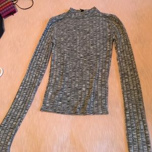 Cropped gray long sleeve