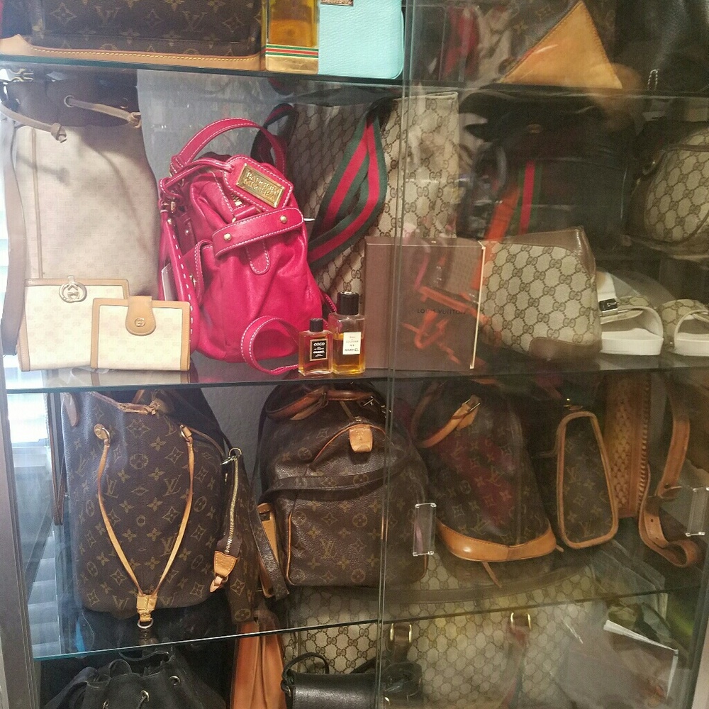 -CLASSY - TIMELESS - VINTAGE -