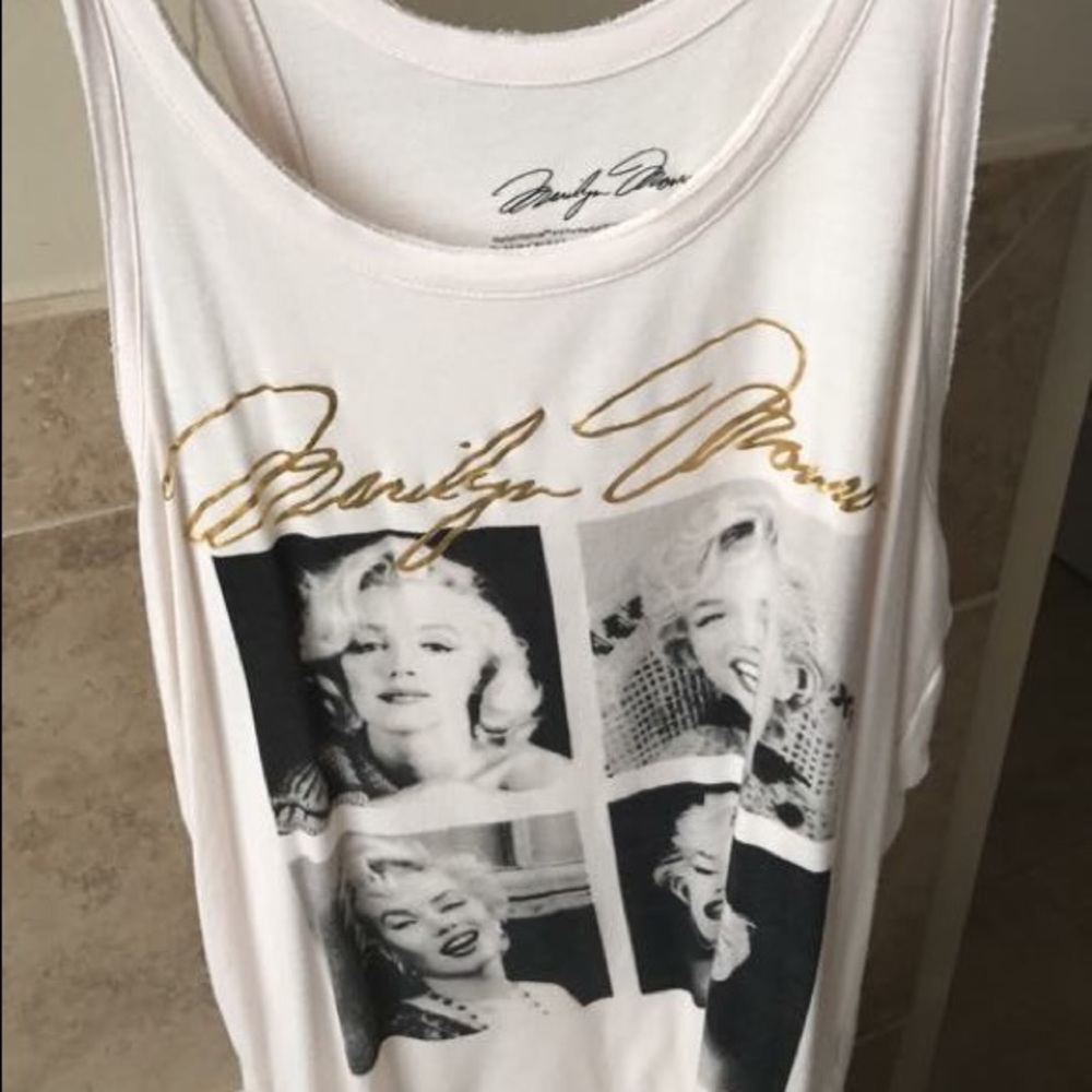 Marilyn Monroe tank - size medium