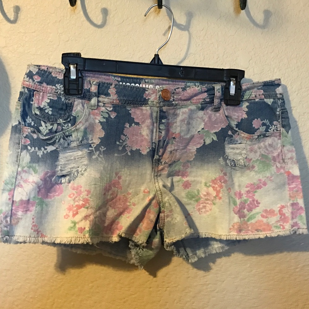 Mossimo floral shorts