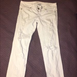 American Eagle White destroyed skinny jeans