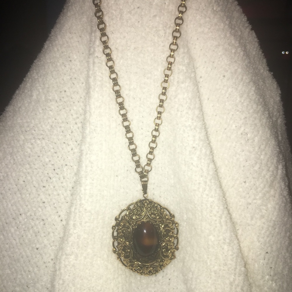 Long Chained Necklace 💃🏻