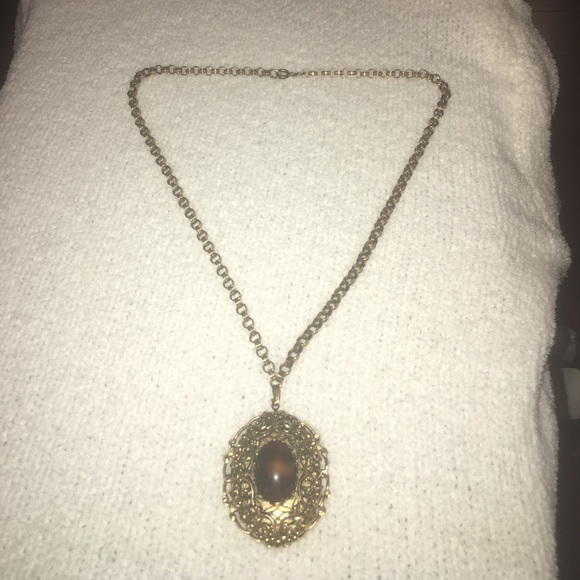 Long Chained Necklace 💃🏻 - Picture 4 of 4