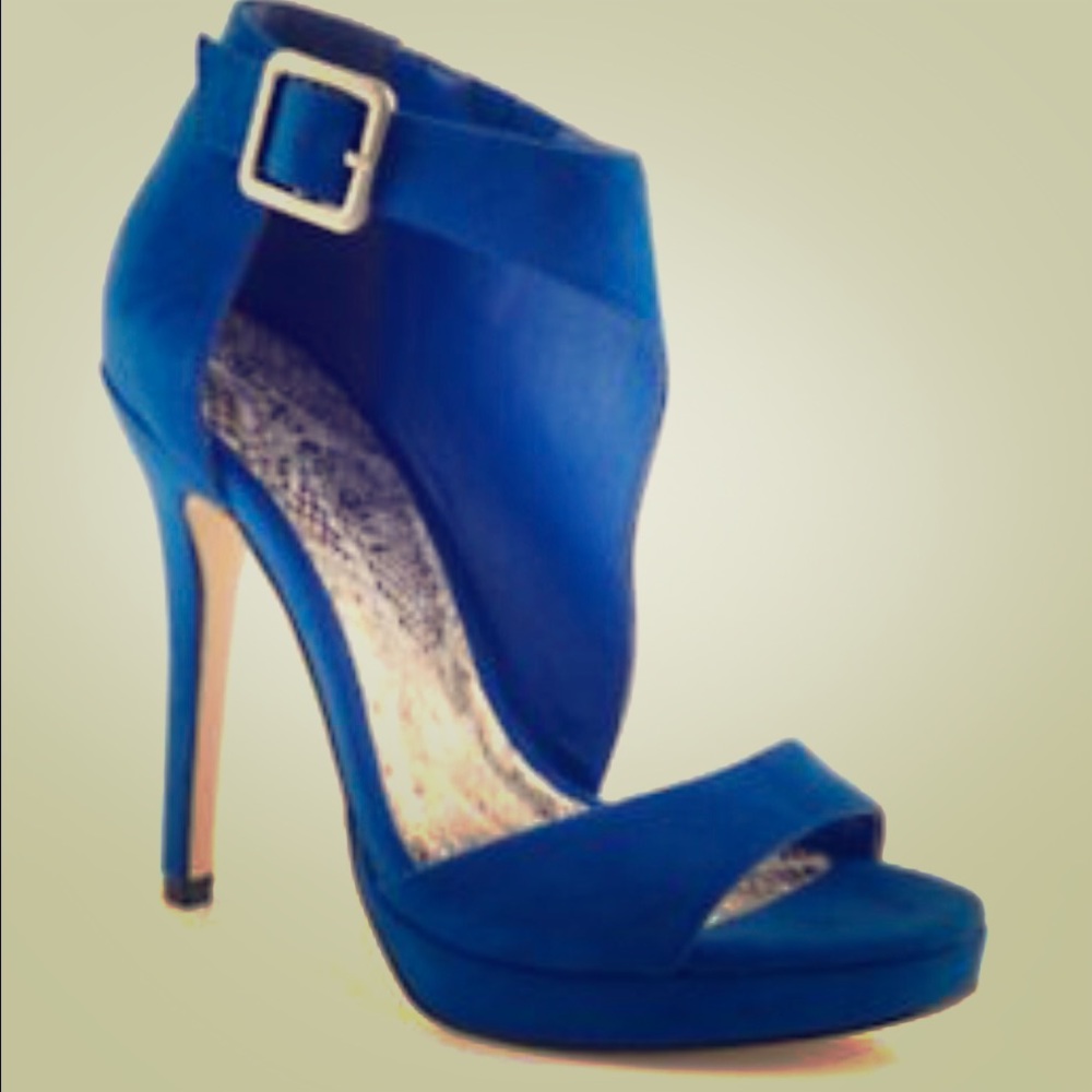 Madden Girl Suede Cut Out Sandal... Worn Once