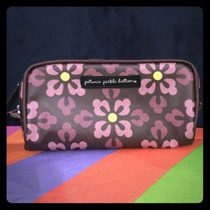 Petunia pickle bottom powder room case