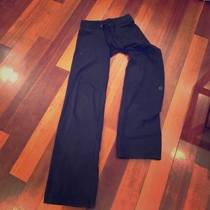 Black lululemon sweatpants
